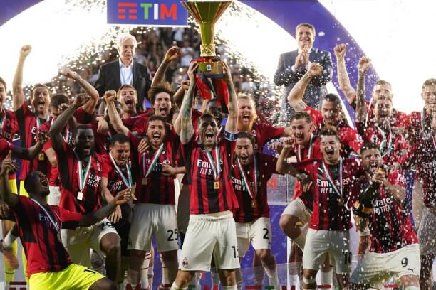 AC Milan giương cao danh hiệu Serie A