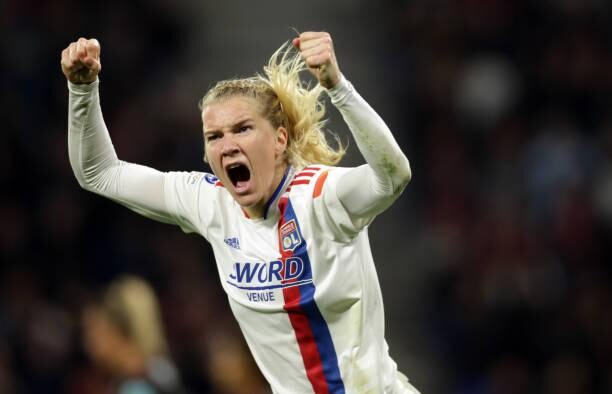 Ada Hegerberg thi đấu cho Lyon