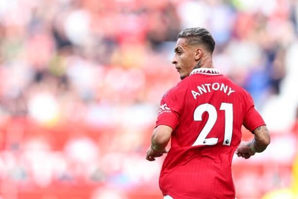 Antony, cầu thủ bóng đá mặc áo số 21