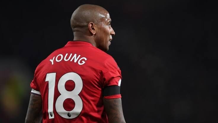 Ashley Young - cầu thủ mặc áo số 18