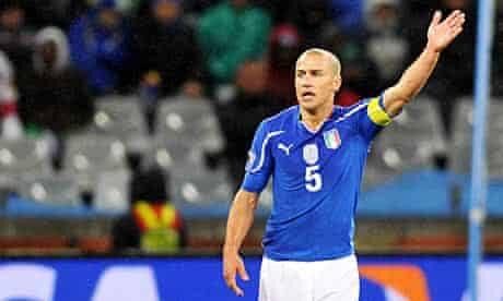 Fabio Cannavaro mặc áo số 5