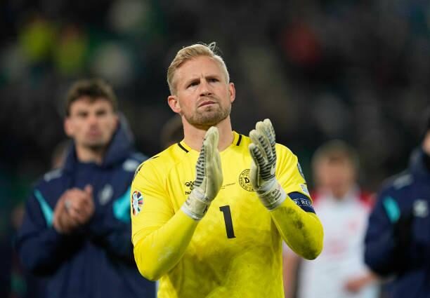 Kasper Schmeichel trong trận đấu đấu loại UEFA EURO 2024