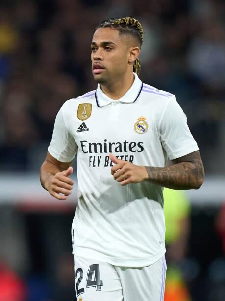 Mariano Diaz cầu thủ bóng đá mặc áo số 24