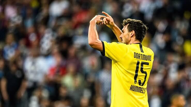 Mats Hummels trong màu áo số 15