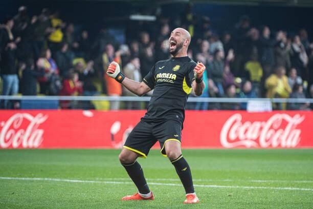 Pepe Reina trong trận đấu cho Villarreal