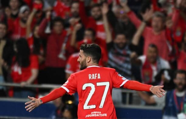 Rafa Silva trong áo số 27