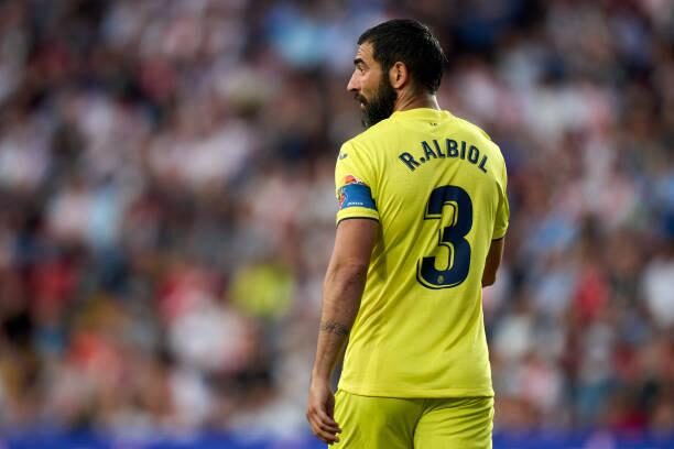 Raul Albiol thi đấu cho Villarreal