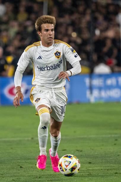 Riqui Puig trong trận đối đầu với Los Angeles FC