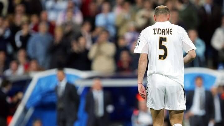 Zinedine Zidane mặc áo số 5